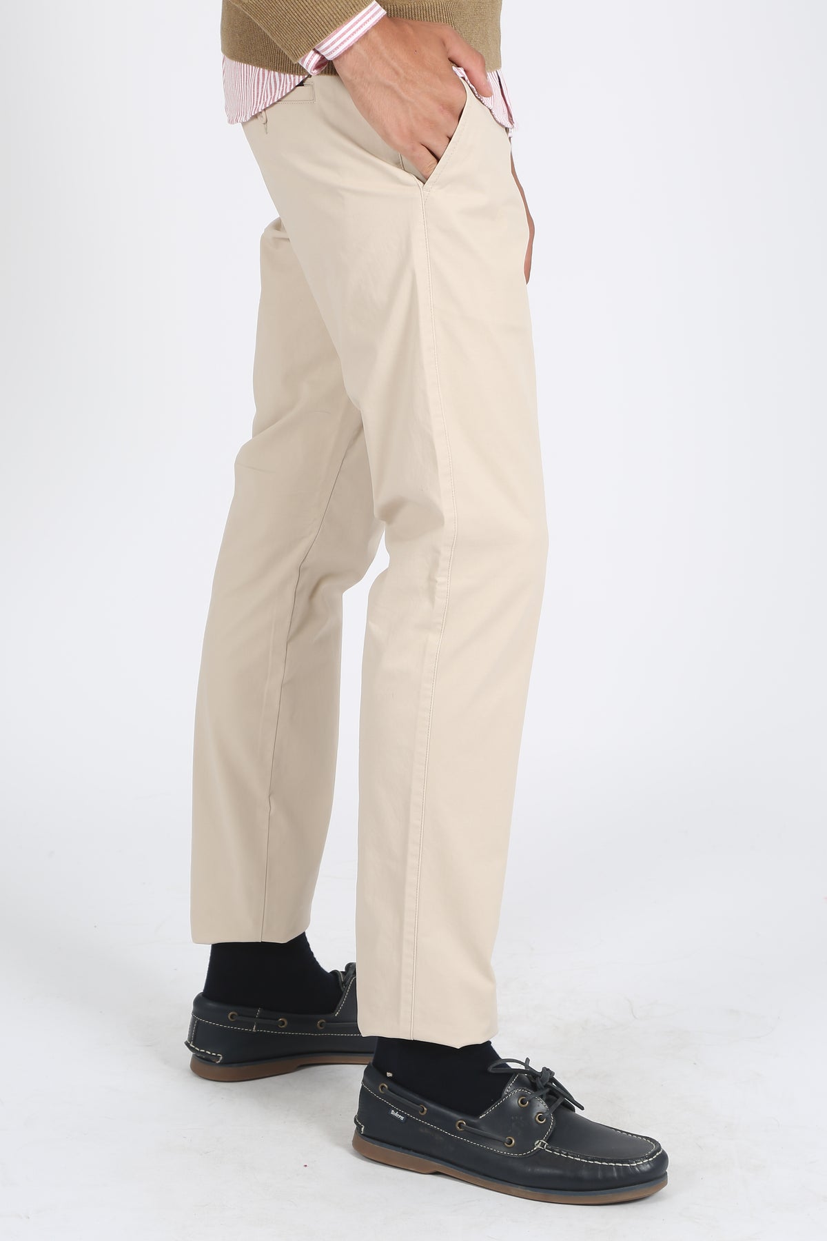 Pantalón chino beige