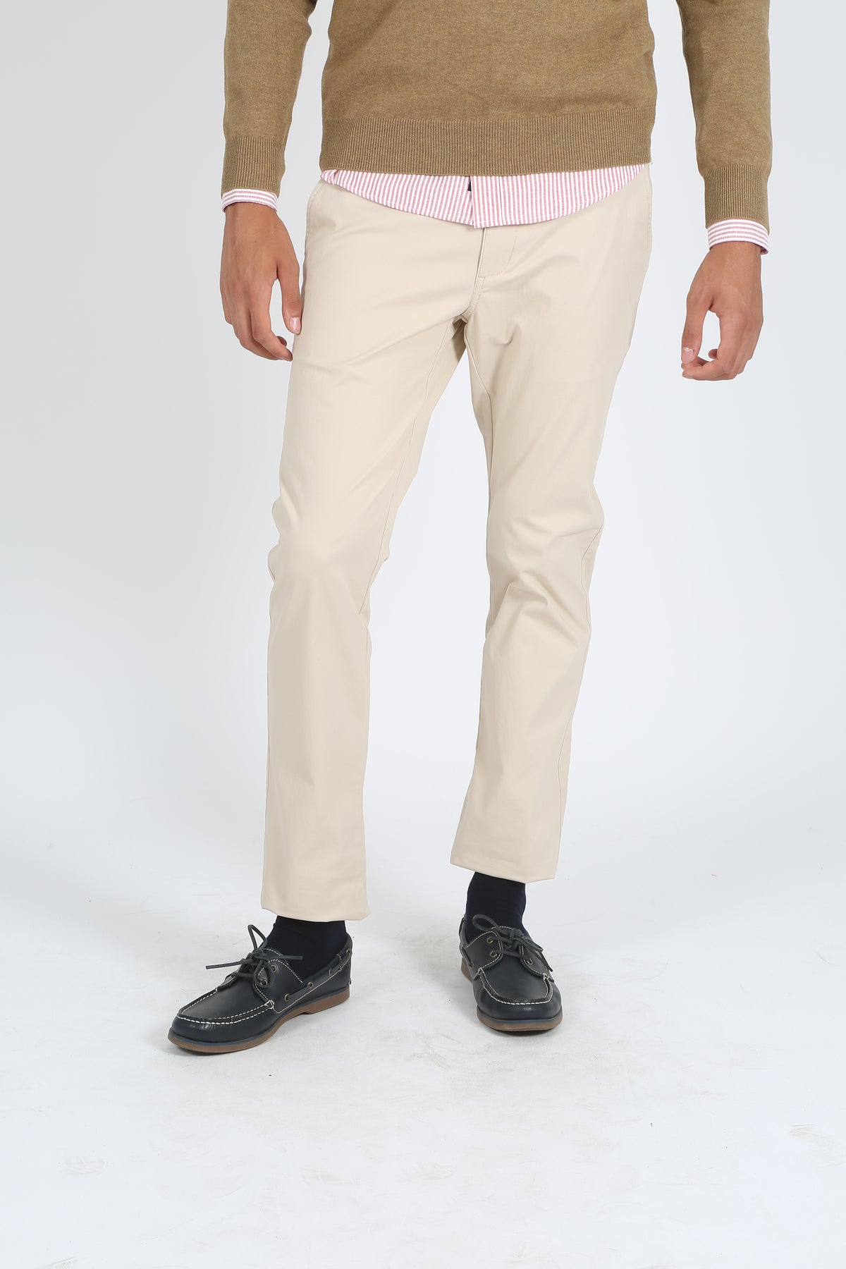 Pantalón chino beige