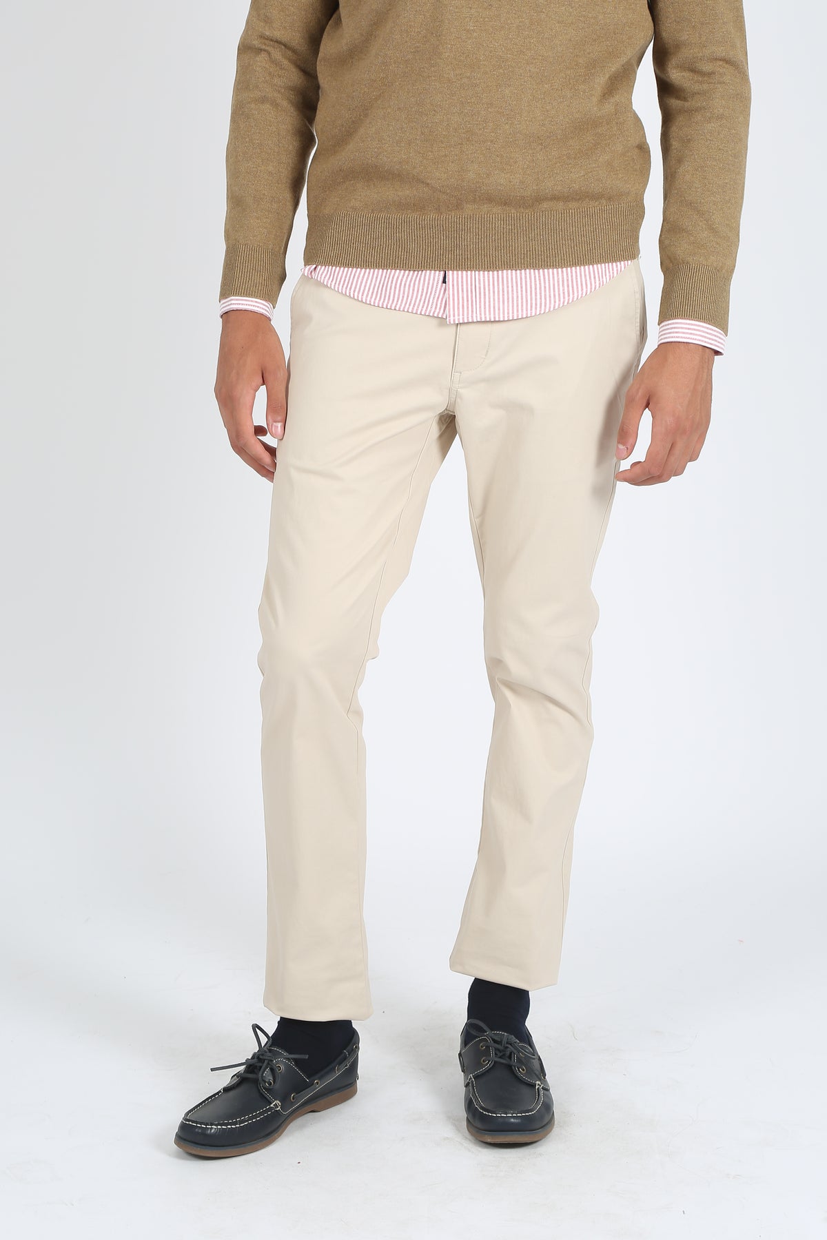 Pantalón chino beige