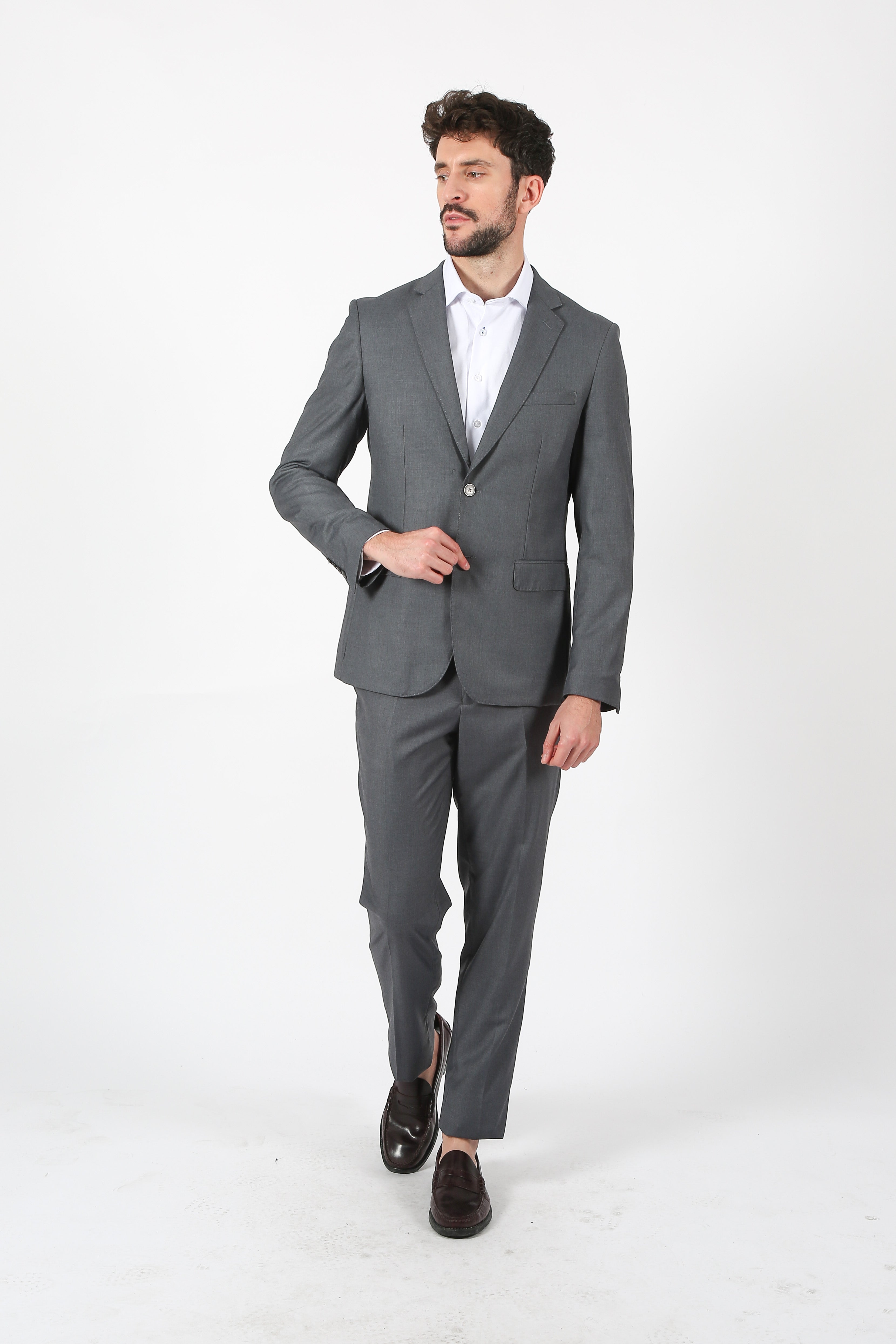 Traje GRIS