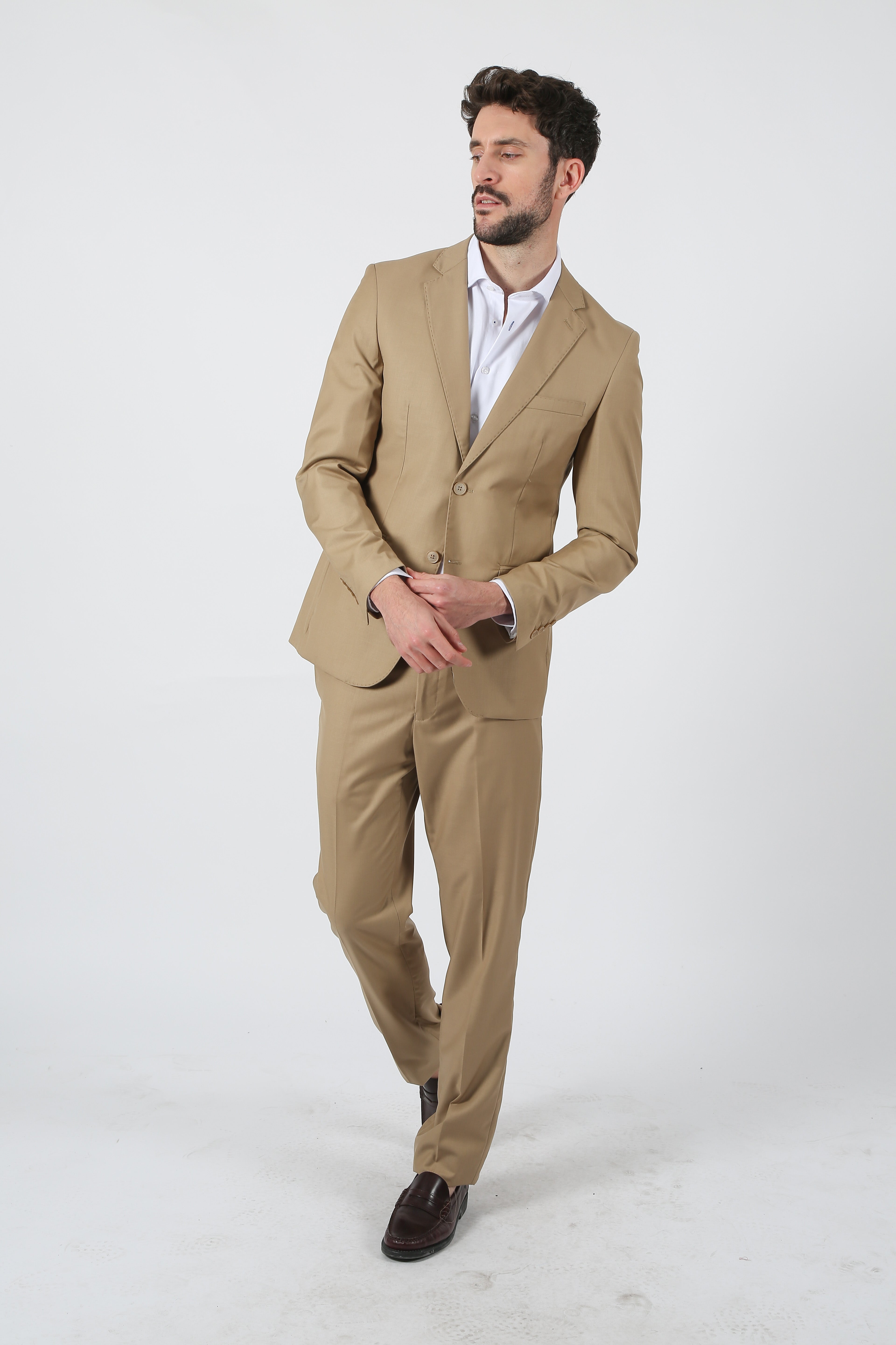 Traje Tostado