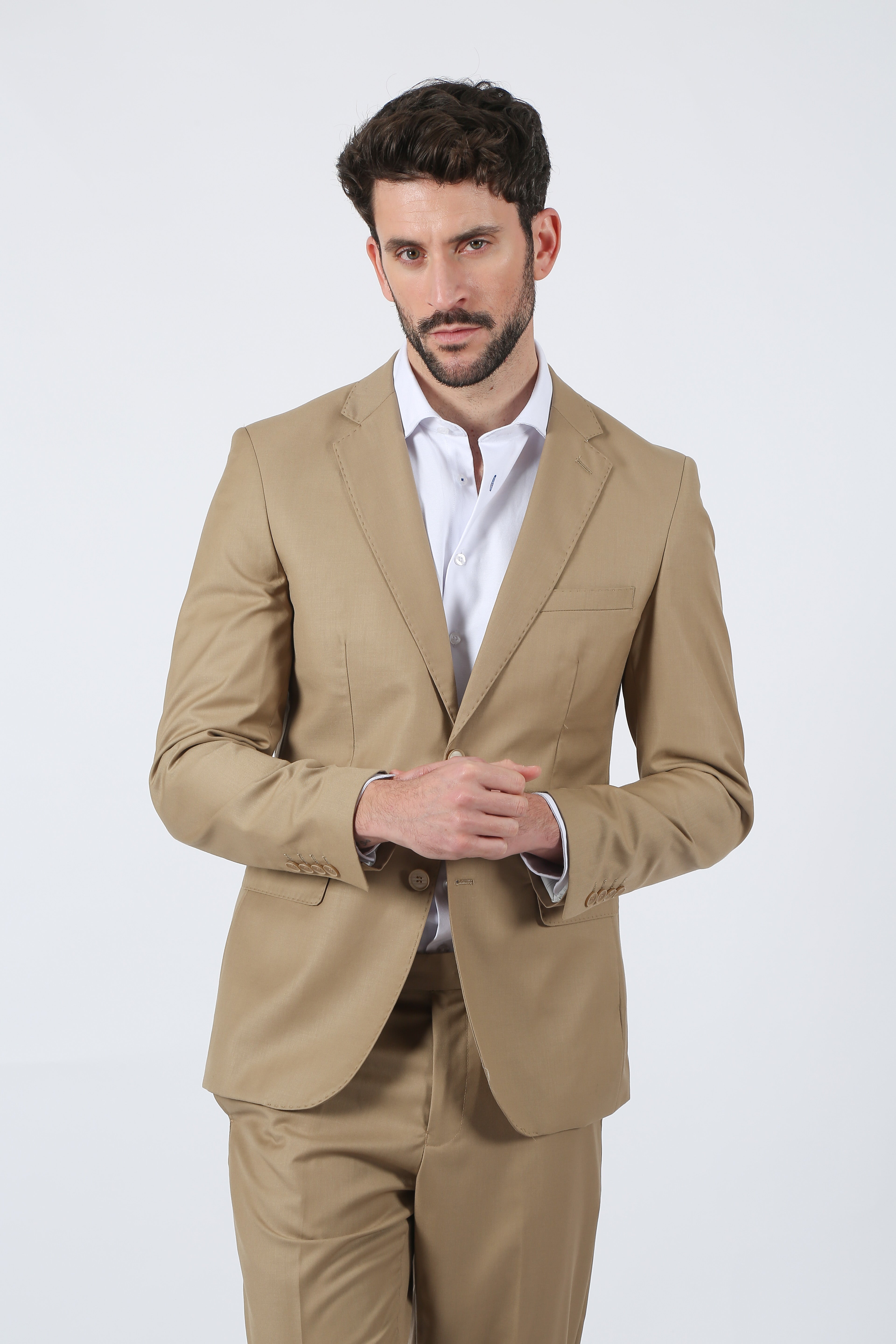 Traje Tostado