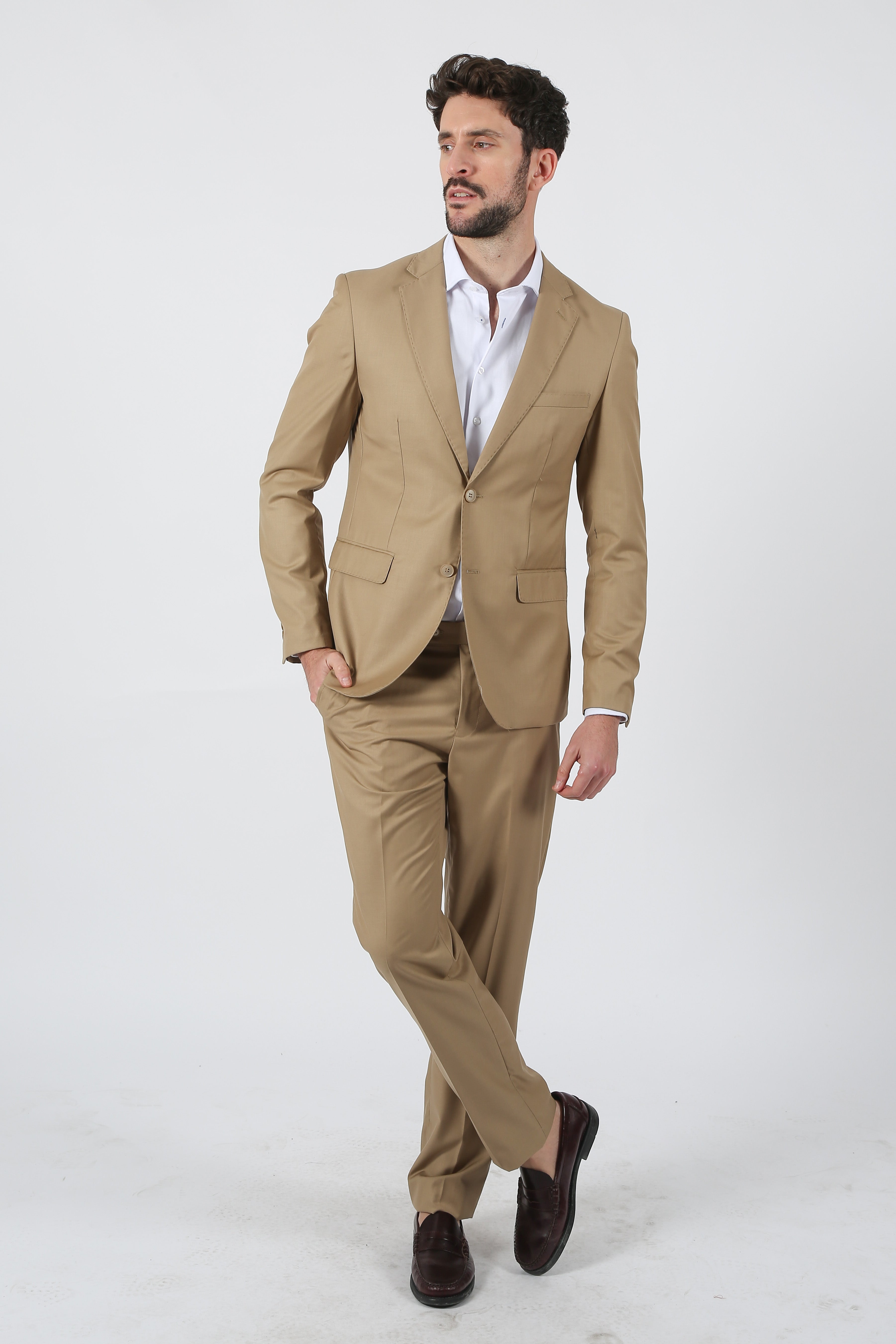 Traje Tostado