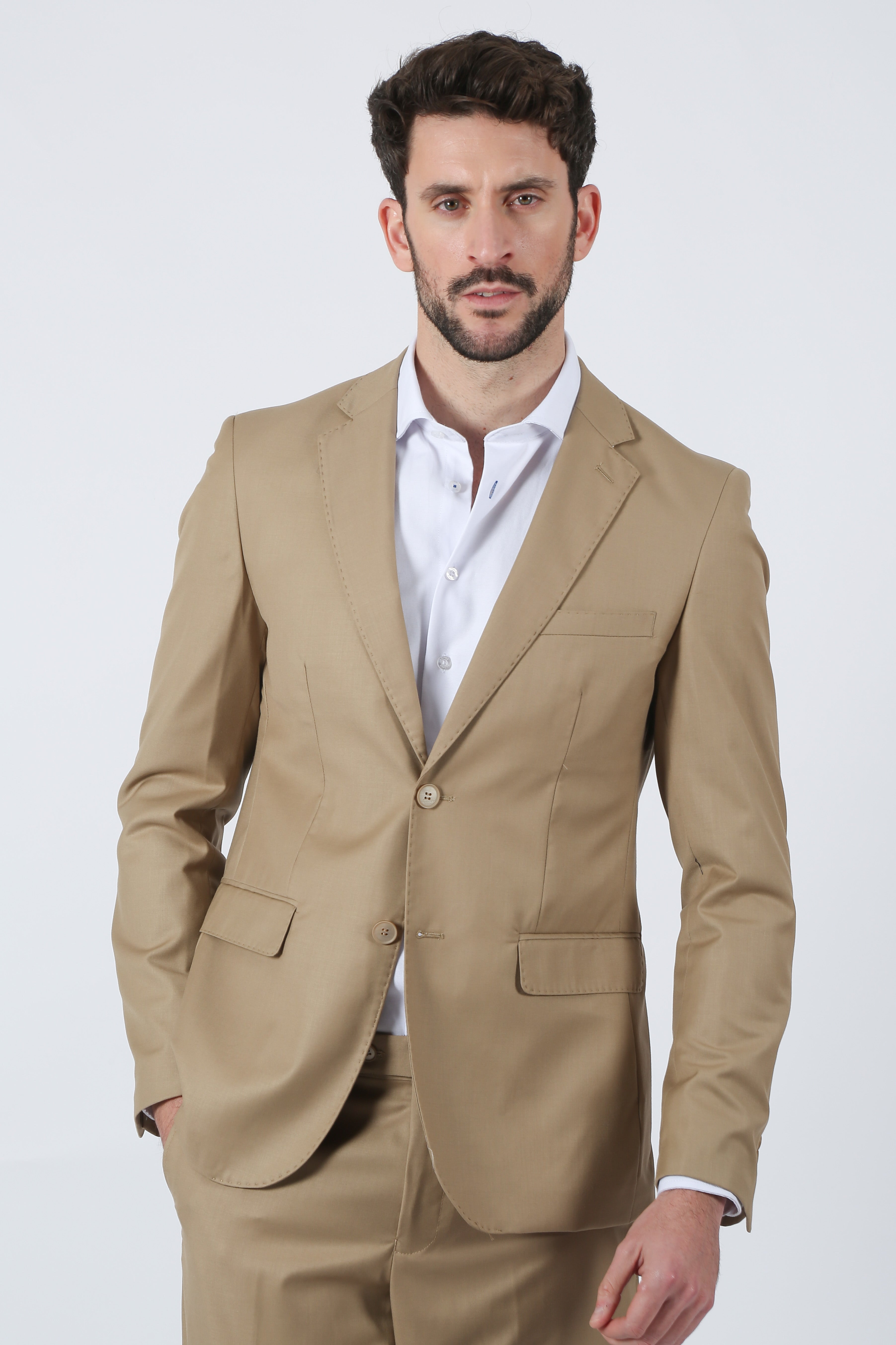 Traje Tostado