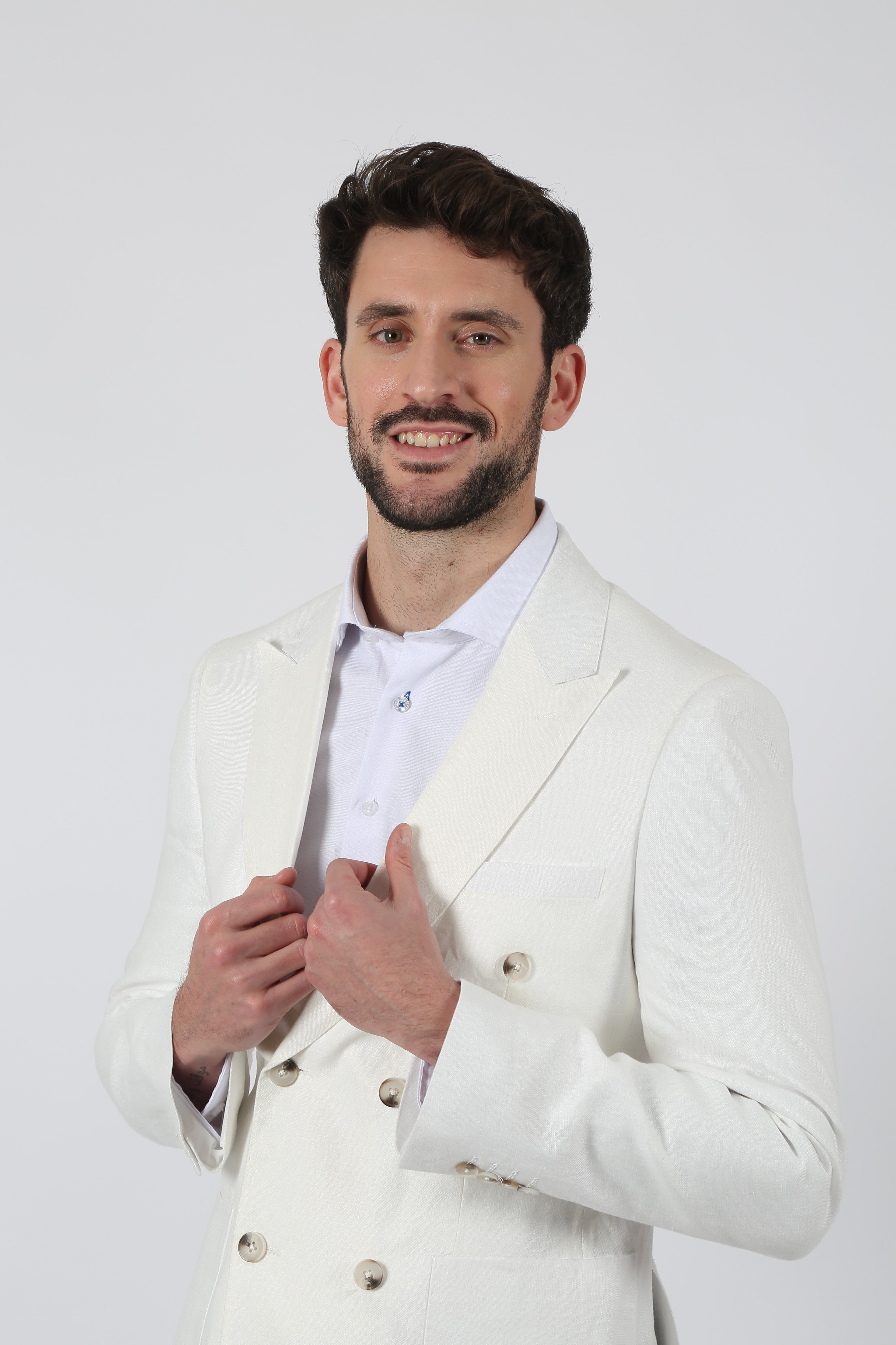White double-breasted linen blazer