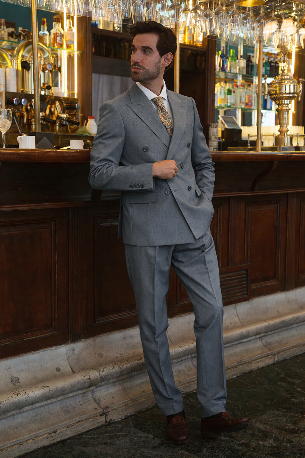 Traje cruzado gris marengo