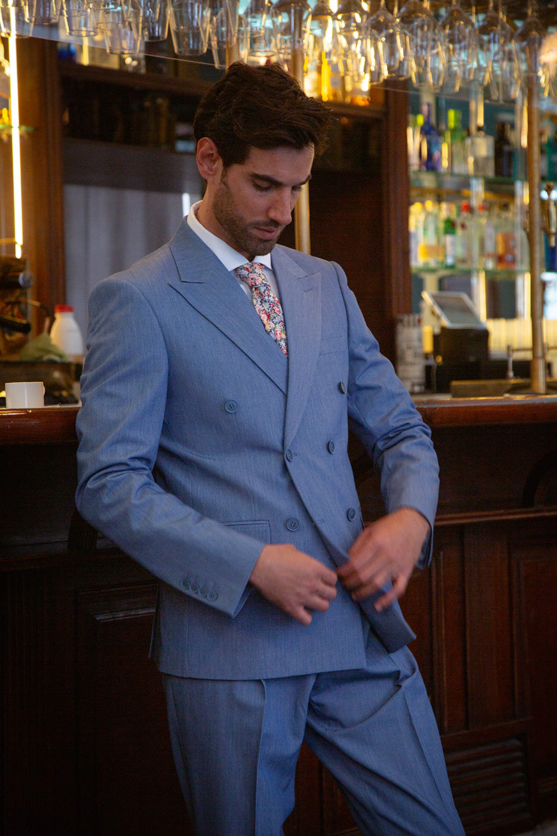 Traje cruzado azul