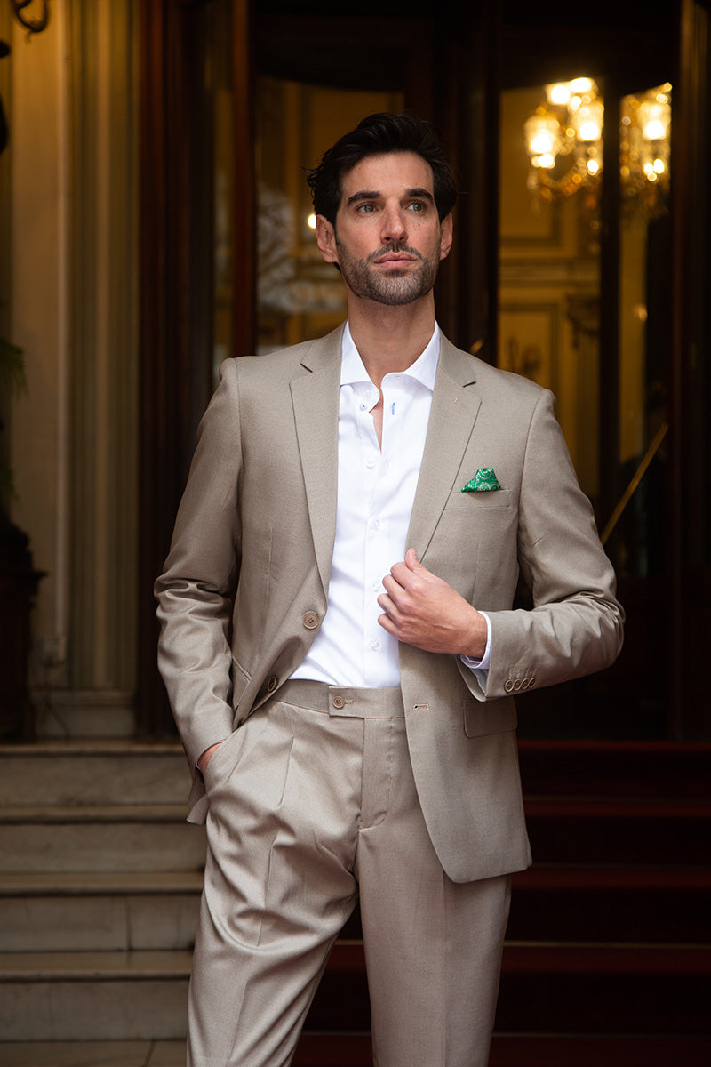 Traje TOSTADO