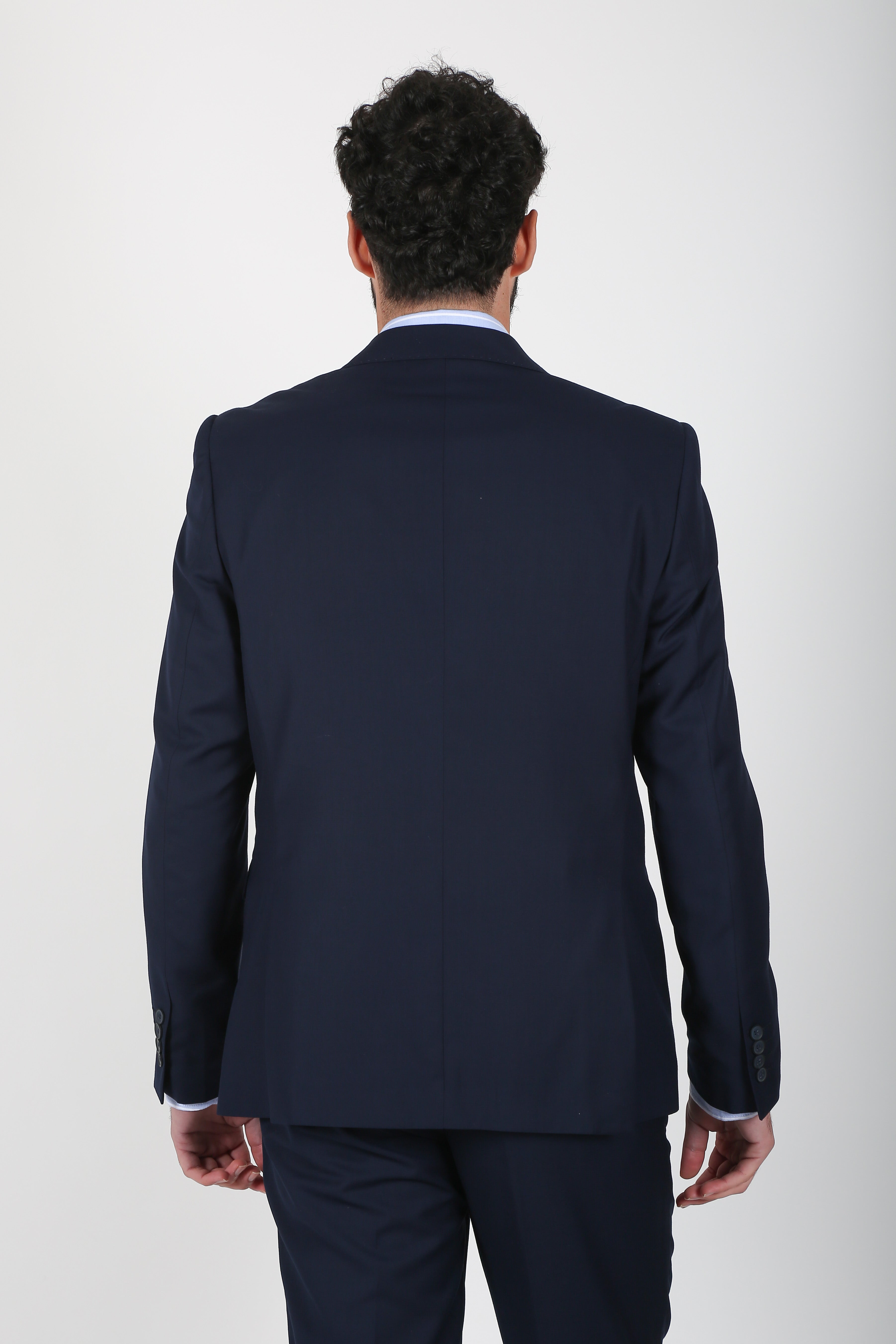 Traje Azul medio