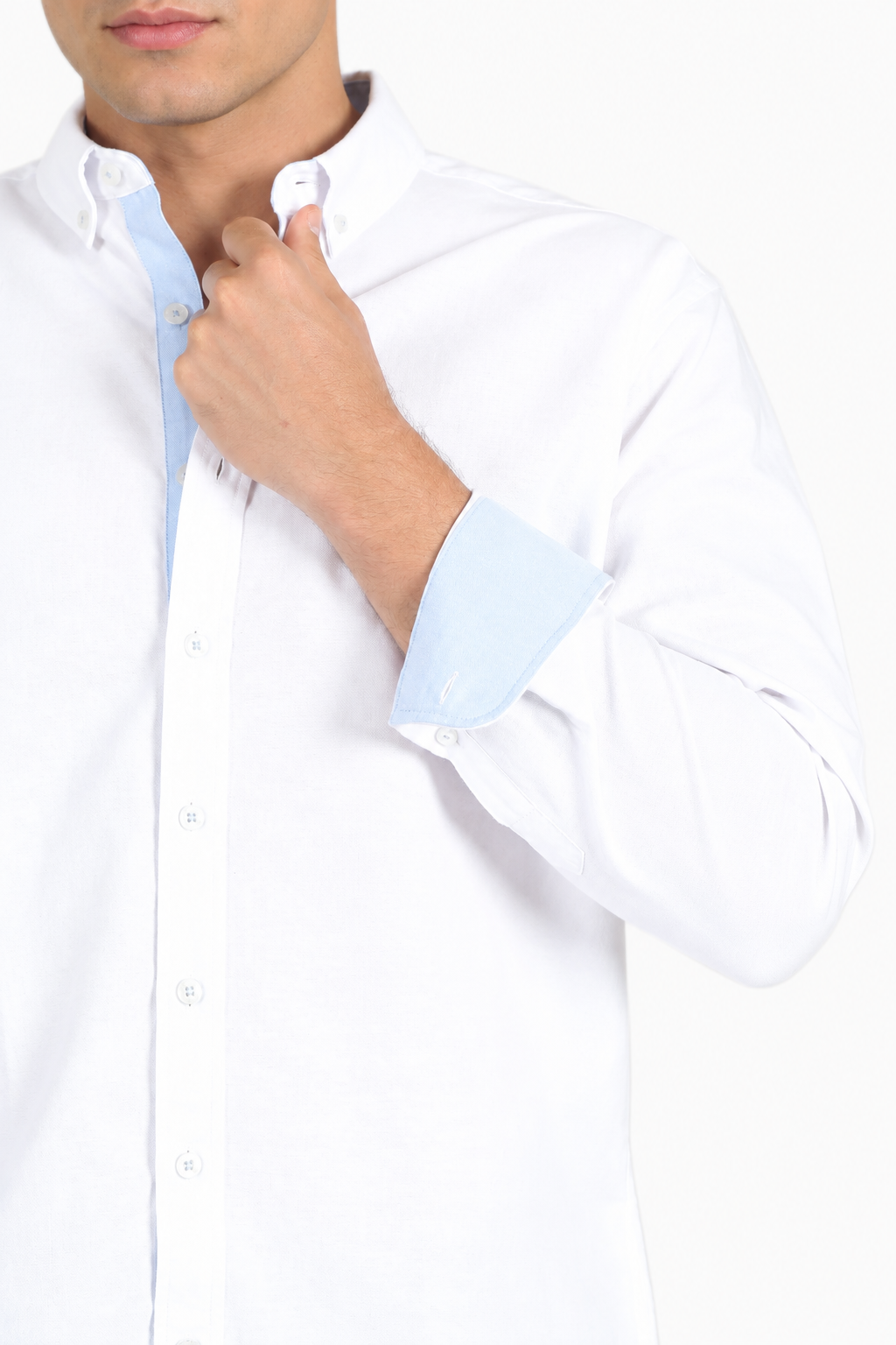 Detalle del cuello y puño