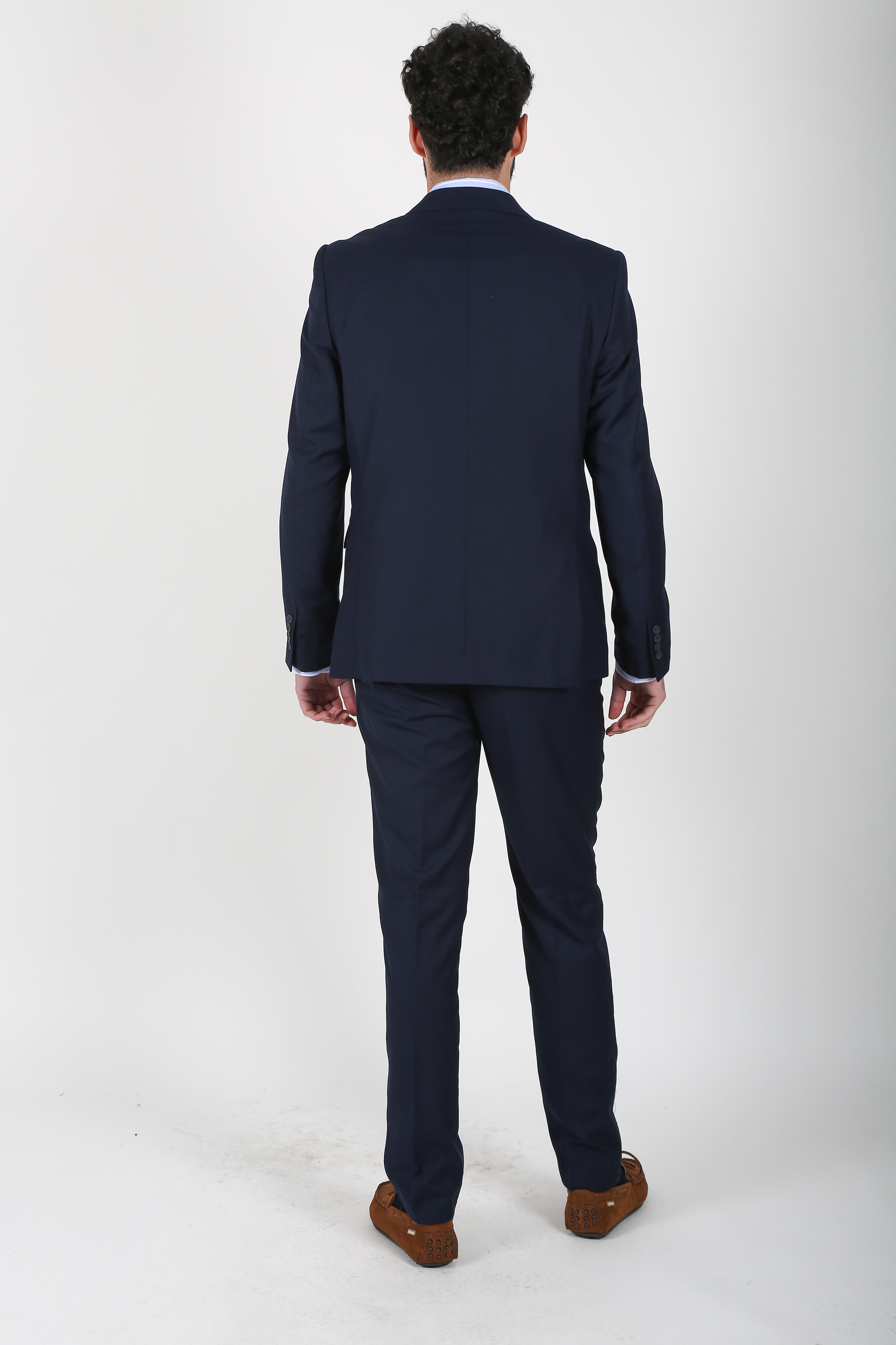 Traje Azul medio