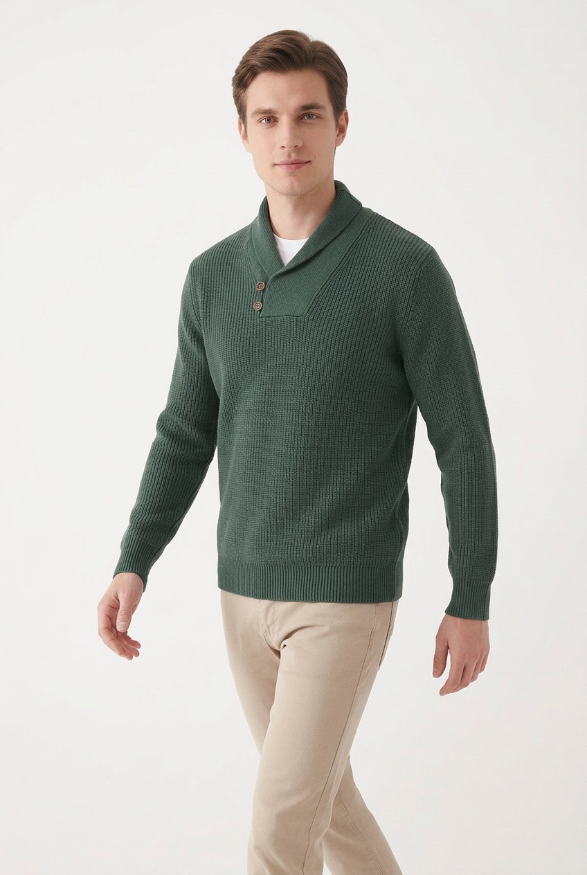 Jersey verde caminando de frente