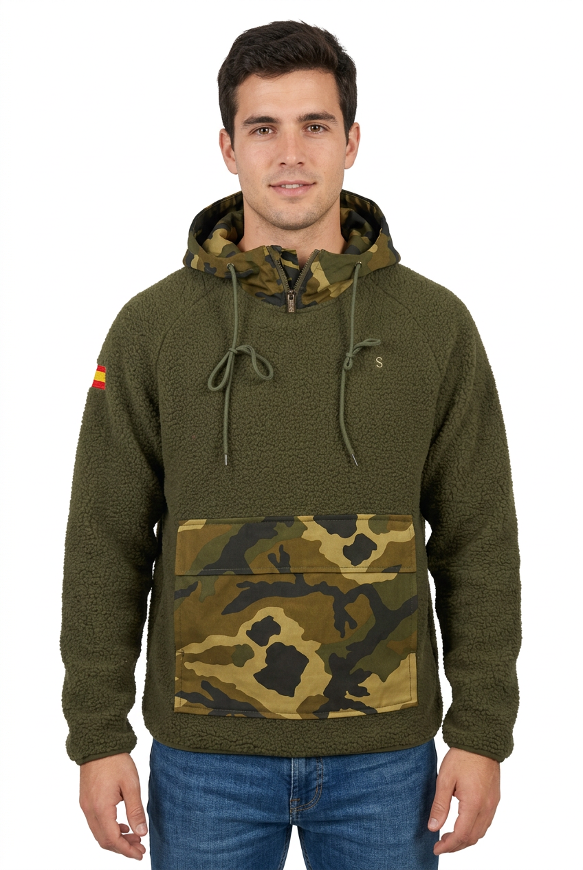 Modelo masculino con sudadera de borreguito, vista frontal