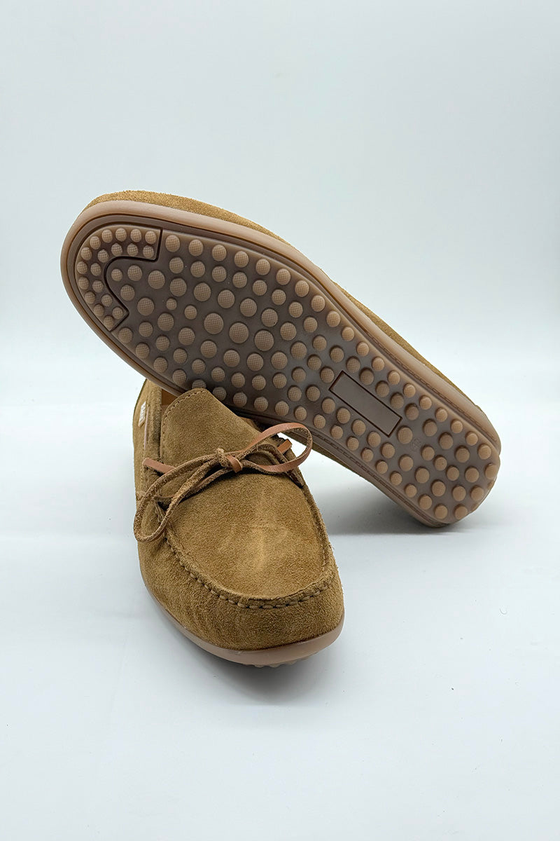 Leather bow moccasin