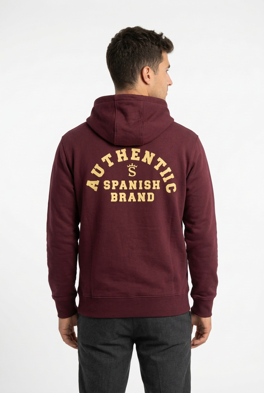 Sudadera granate con modelo masculino, trasera