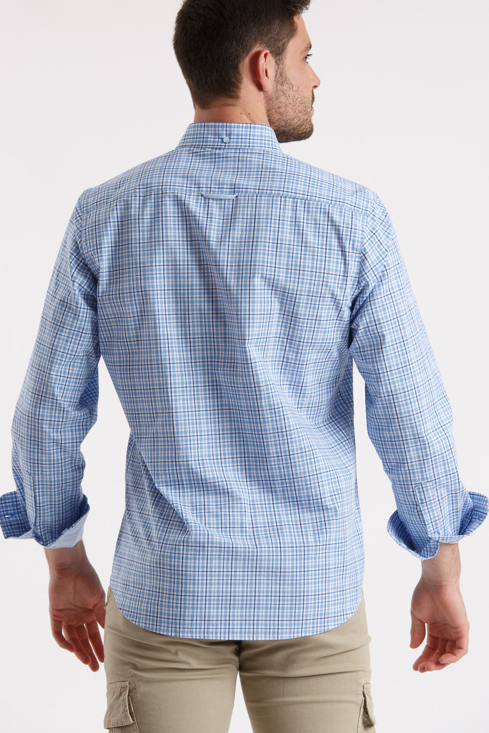 Camisa xadrez azul clara